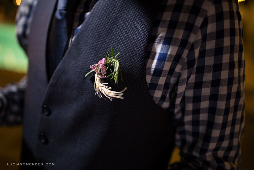 Fotografia de Casamento RJ. Mini Wedding em casa fotografado pelo fotógrafo de casamento Luciano Mendes. Making of Noivo