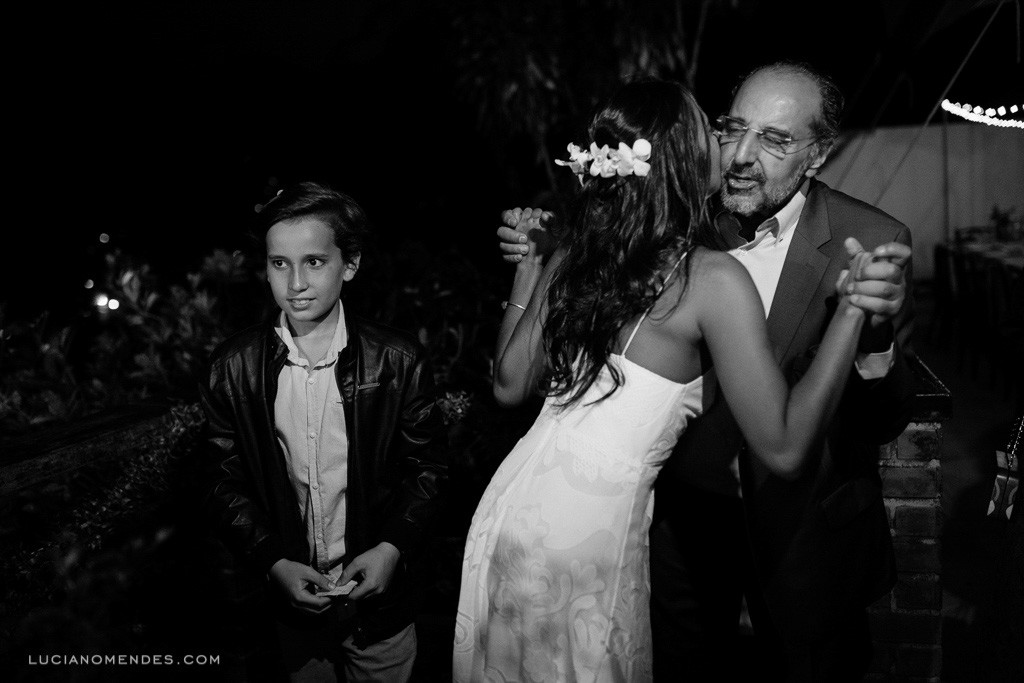 Fotografia de Casamento RJ. Mini Wedding em casa fotografado pelo fotógrafo de casamento Luciano Mendes. Cerimônia de Mini Wedding